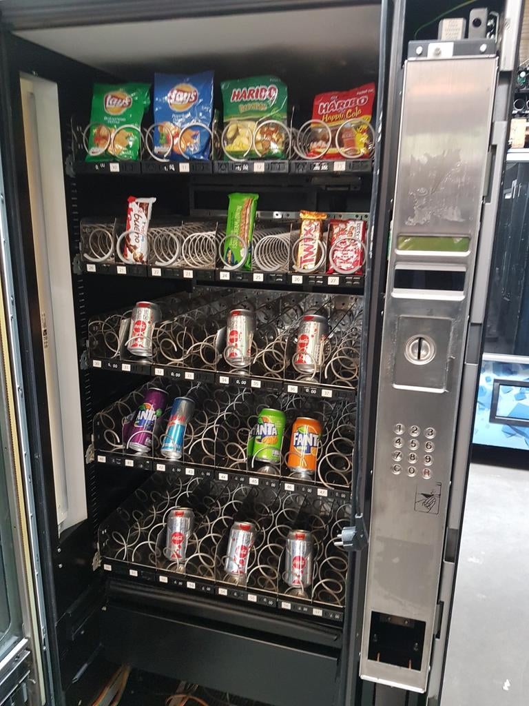 Fris / snack automaat gekoeld, Ophalen, Gebruikt