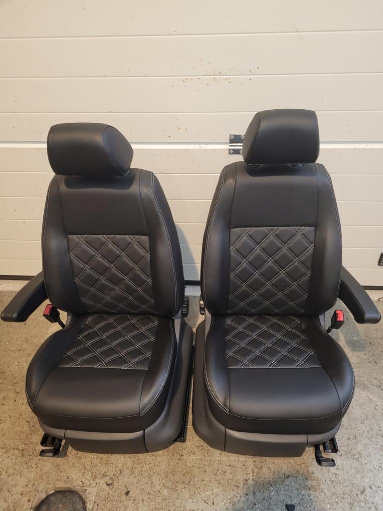 VW caddy stoelen 2016 grijze sticksel+ 2x armsteunen, Ophalen, Nieuw, Volkswagen