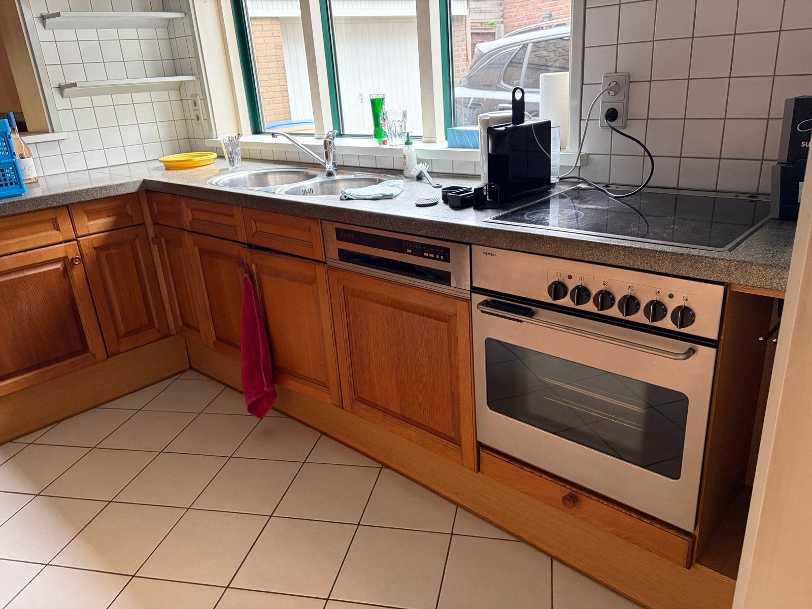 Bruynzeel hoekkeuken met apparatuur en bar, Ophalen, Gebruikt, Overige materialen, Bruin