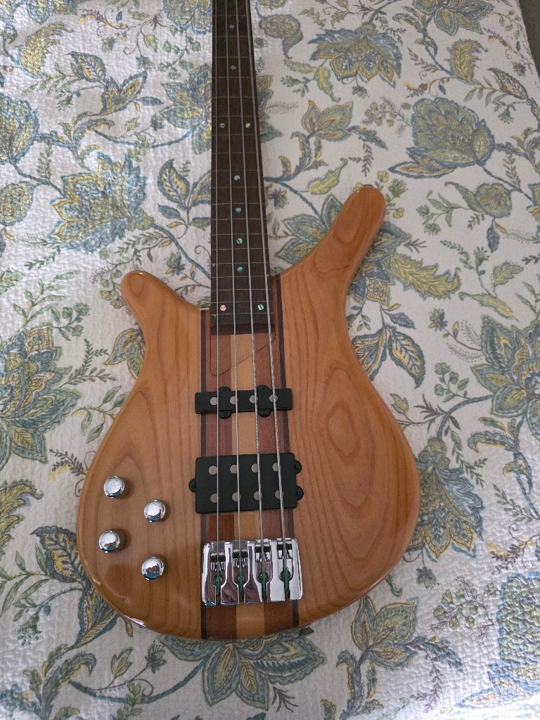 Linkshandige Bas Gitaar, Muziek en Instrumenten, Snaarinstrumenten | Gitaren | Bas, Ophalen, Zo goed als nieuw, Elektrisch, Fretloos