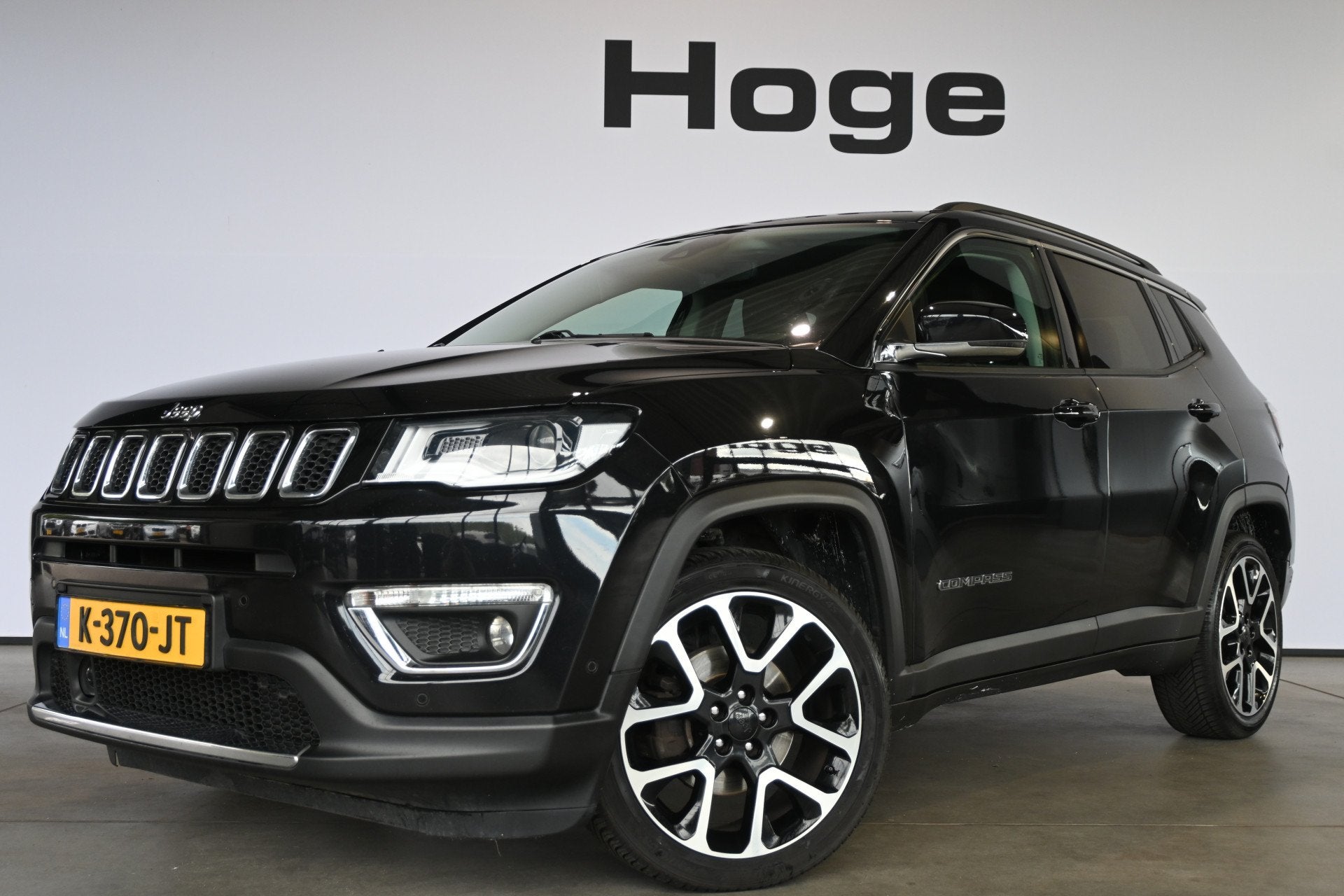 Jeep Compass 1.3T Limited Automaat Nap! Navigatie Cruise PDC, Automatische klimaatregeling, 4 cilinders, Leder en Stof, Zwart