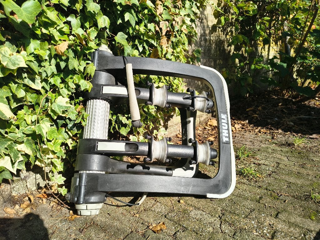Thule Raceway 991 fietsendragers, Auto diversen, Fietsendragers, Ophalen, 2 fietsen, Gebruikt, Achterklepdrager