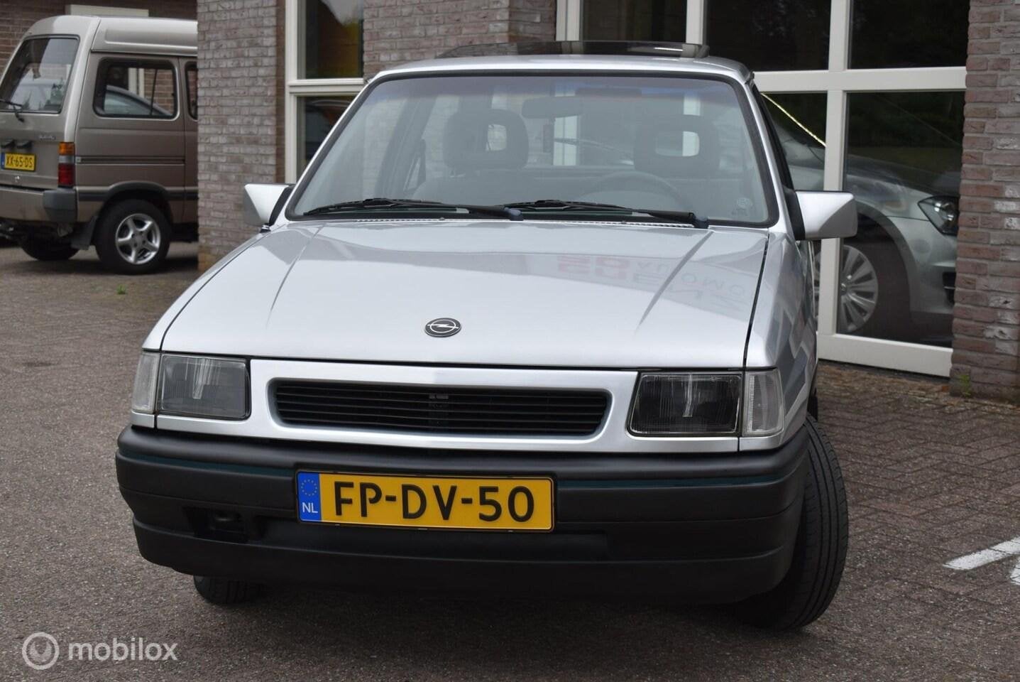 Opel Corsa 1.2i City 120dkm NLauto Weinig eigenaren, Voorwielaandrijving, Gebruikt, 4 cilinders, Handgeschakeld
