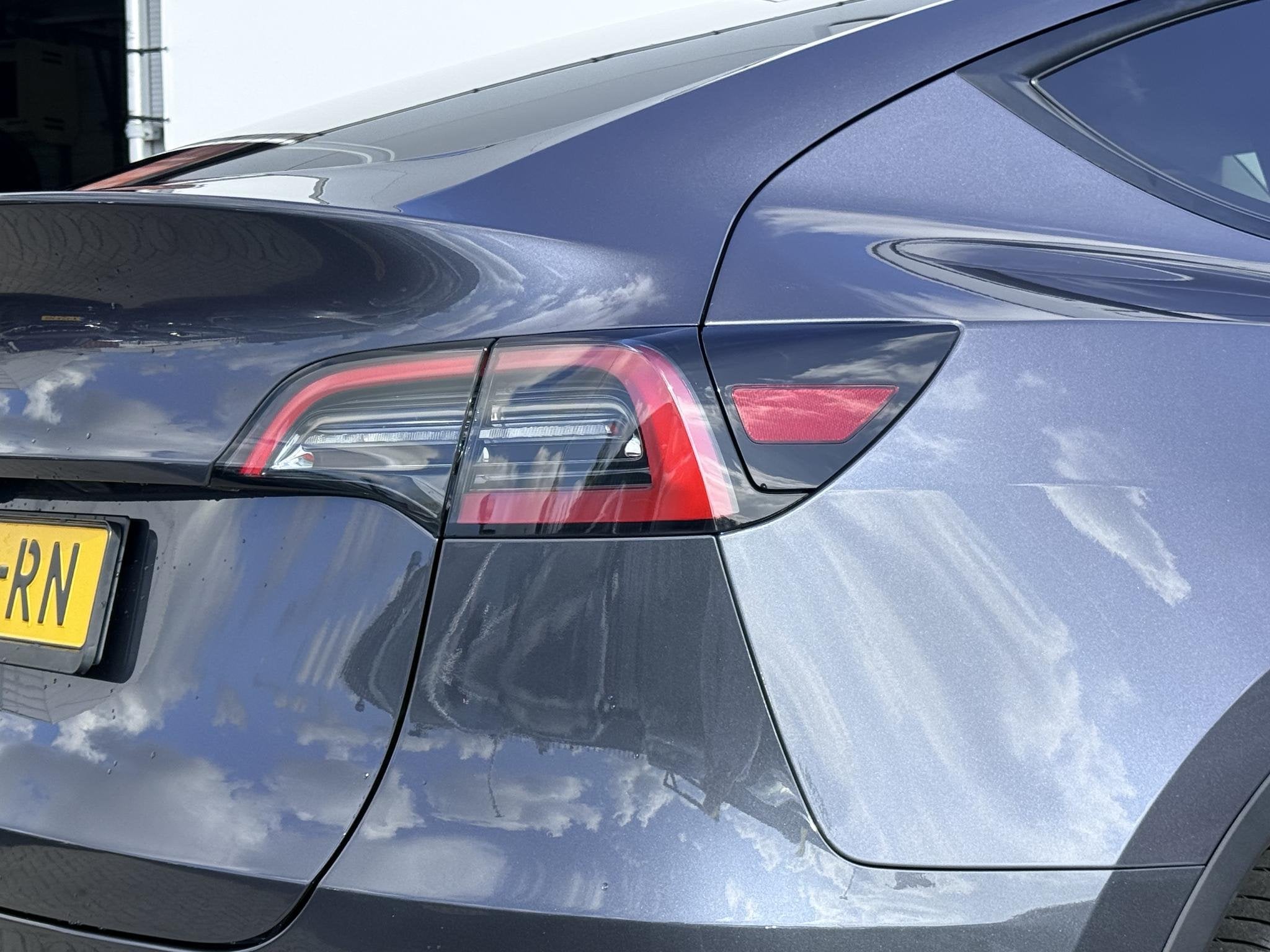 Foto 12 van Tesla Model Y Long Range AWD 75 kWh NL-AUTO | PANODAK | LEDE