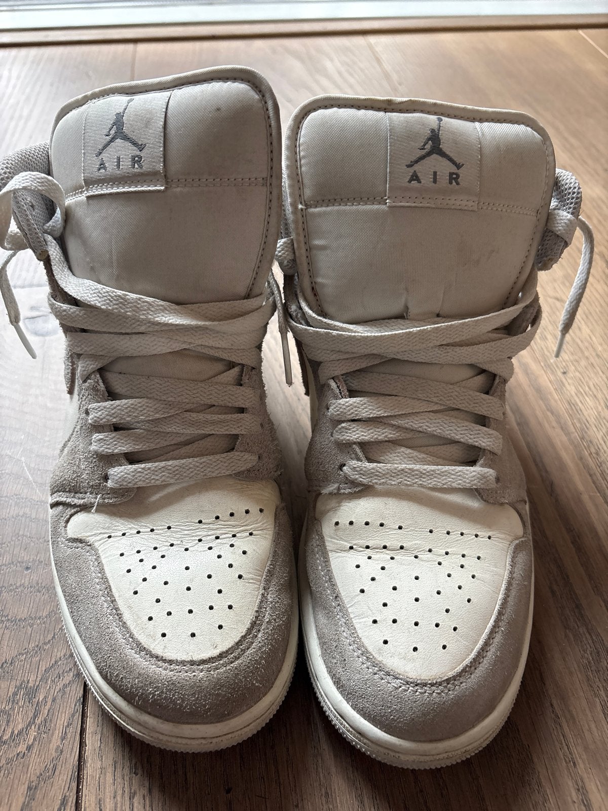 Nike Air Jordan 1 Mid - Grijs/Wit - Maat 40, Kleding | Dames, Schoenen, Ophalen of Verzenden, Gedragen, Grijs, Sneakers of Gympen