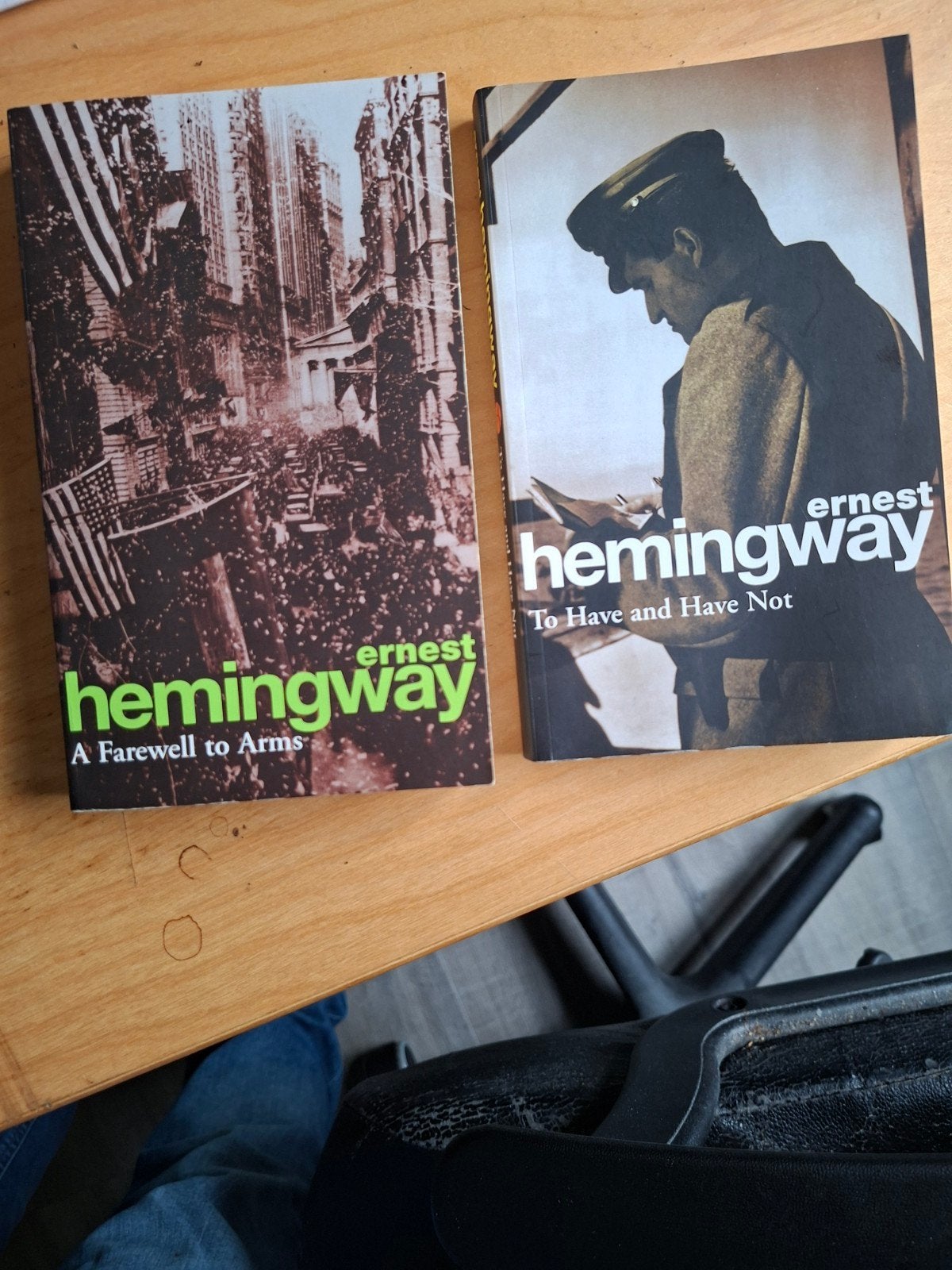 Ernest Hemingway 2 Boeken Als Nieuw Engels, Boeken, Ophalen of Verzenden, Gelezen, Ernest Hemingway