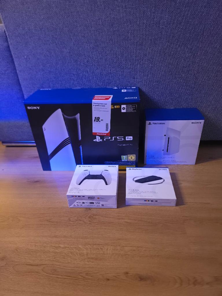 Playstation 5 Pro 2TB inclusief 2 controllers en games, Spelcomputers en Games, Spelcomputers | Sony PlayStation 5, Ophalen of Verzenden
