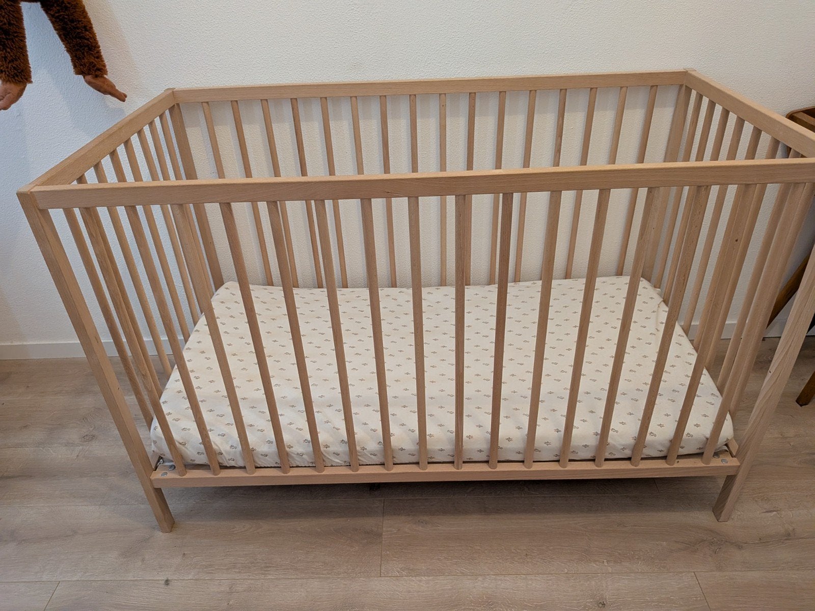 Houten ledikant met matras en commode/verschoontafel, Ophalen of Verzenden, Zo goed als nieuw, Ledikant