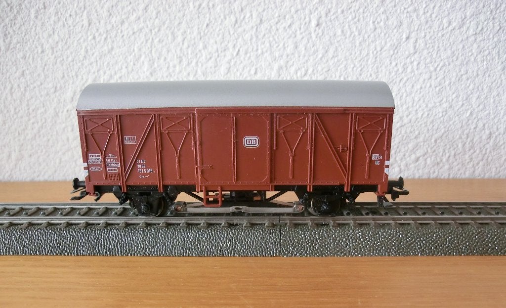 Märklin gesloten goederenwagen nr 4411 van met sluitlicht, Hobby en Vrije tijd, Wisselstroom, Wagon, Ophalen of Verzenden, Zo goed als nieuw