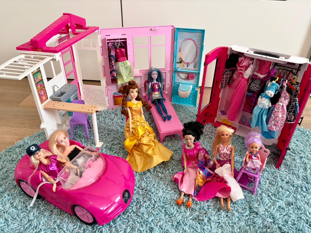 Grote Barbie collectie + Huis + Auto + Kledingkast, Kinderen en Baby's, Speelgoed | Poppen, Ophalen, Gebruikt, Barbie