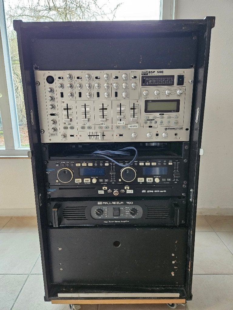 Complete DJ Set met Mengpaneel, CD-spelers en Versterker, Losse componenten, Zo goed als nieuw, Cd-speler, Ophalen