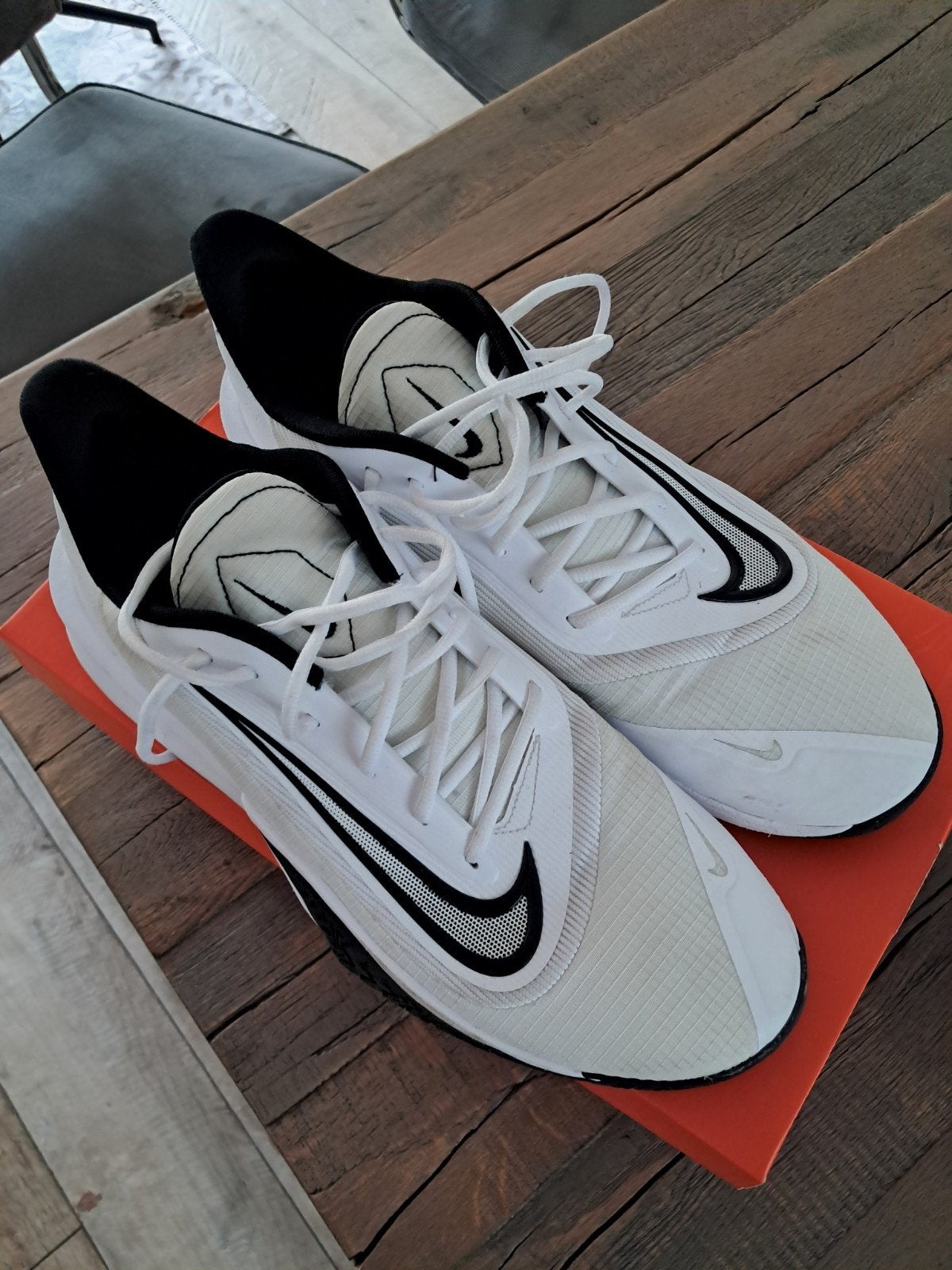 Sportschoenen., Sport en Fitness, Basketbal, Ophalen of Verzenden, Zo goed als nieuw, Schoenen