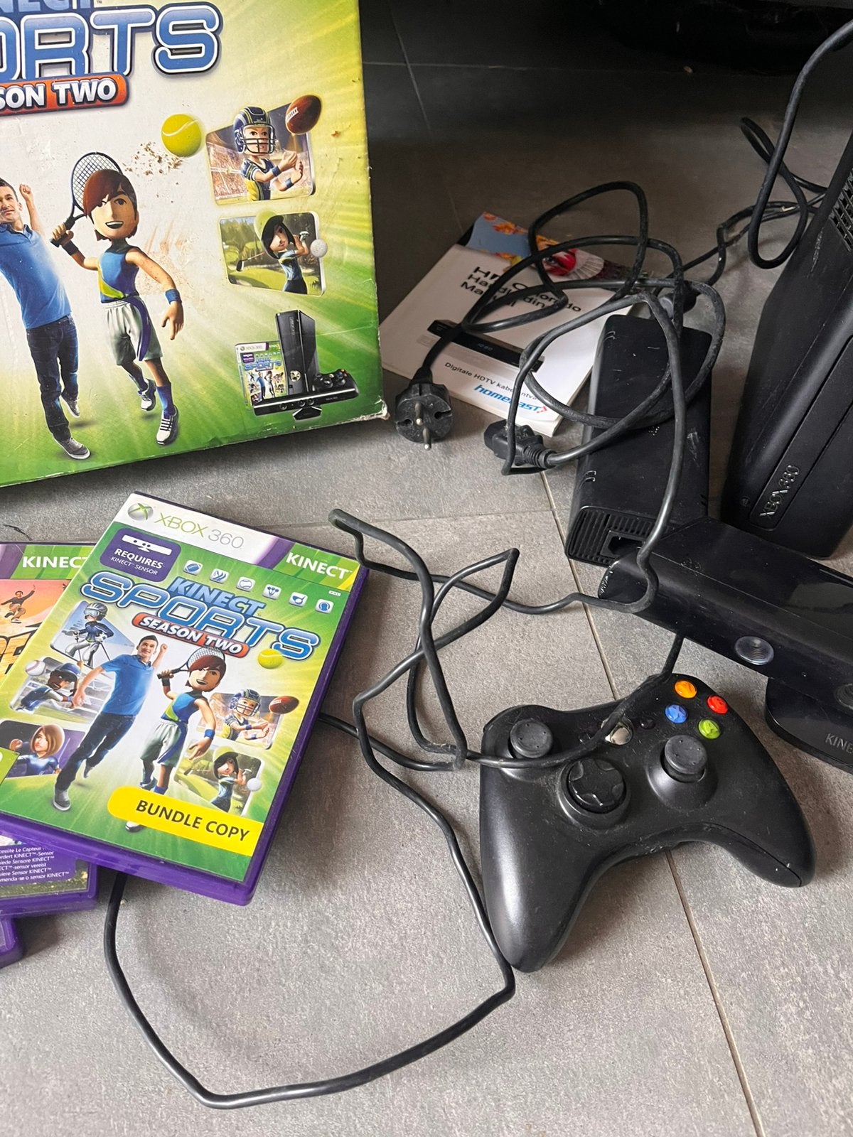 Complete Xbox 360 Slim 4GB Kinect Bundel in originele doos, Ophalen of Verzenden, Zo goed als nieuw, 250 GB, Met 1 controller