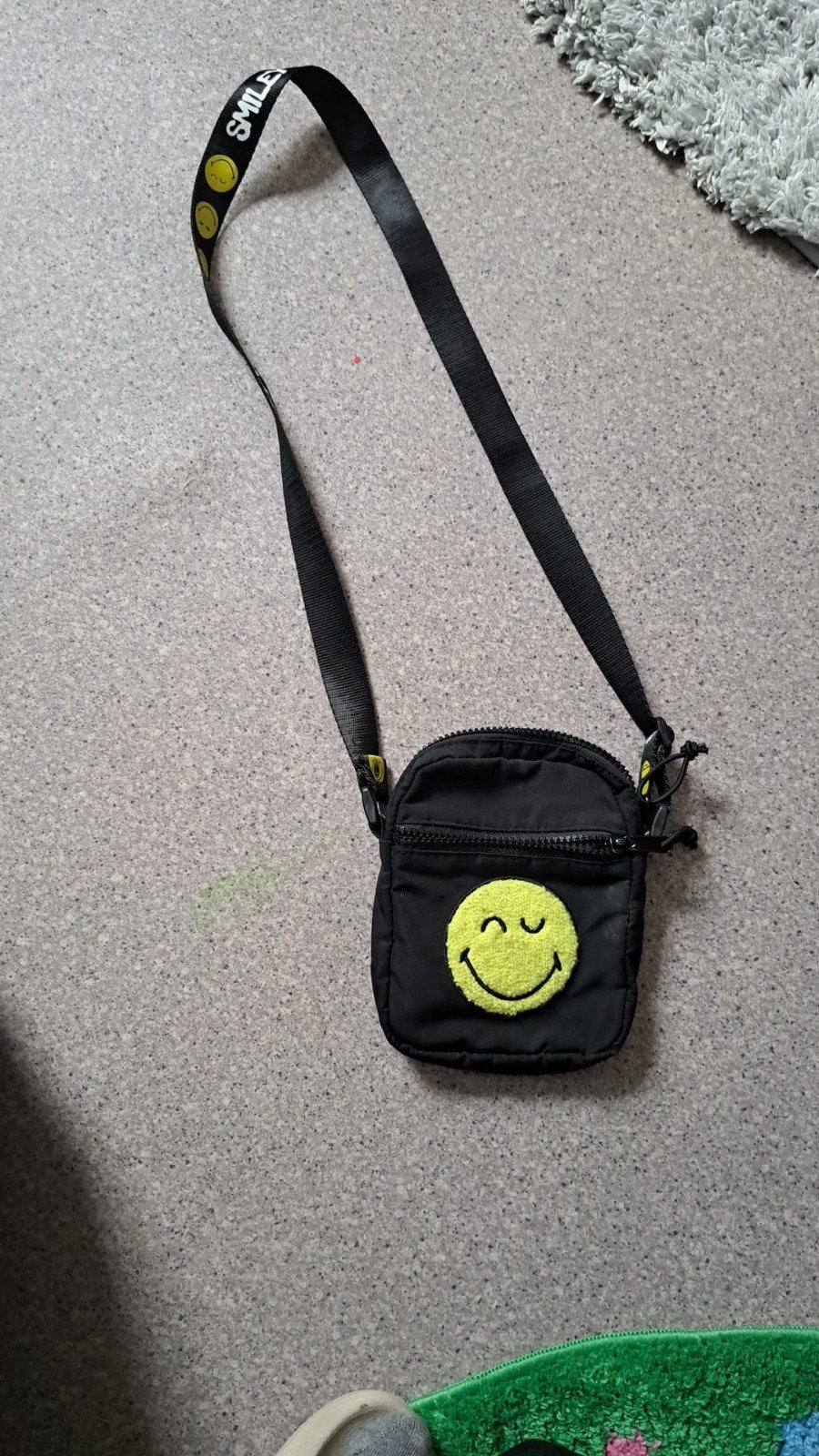 Leuk zwart schoudertasje met smiley, Ophalen of Verzenden, Gebruikt, Zwart, Schoudertasje