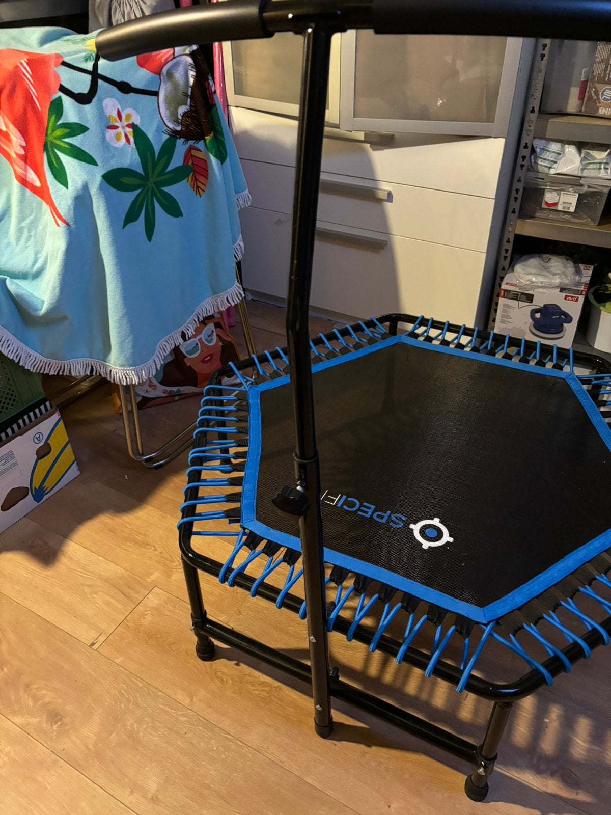 Trampoline, Ophalen, Zo goed als nieuw