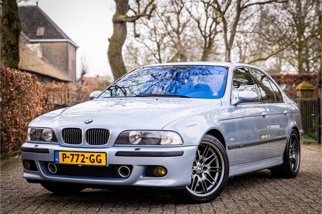 BMW 5 Serie M5 4.9 V8 Silverstone Eisenmann Schuifdak, Auto's, Achterwielaandrijving, Zwart, Leder, Bedrijf