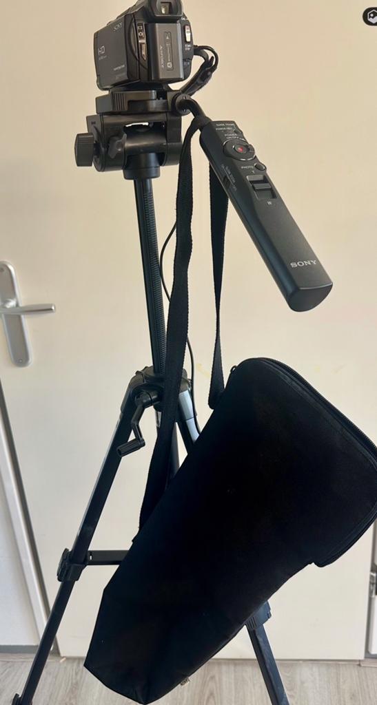 Sony digitale videocamera met statief en accessoires, Audio, Tv en Foto, Videocamera's Digitaal, Gebruikt, Camera, Sony, 20x of meer