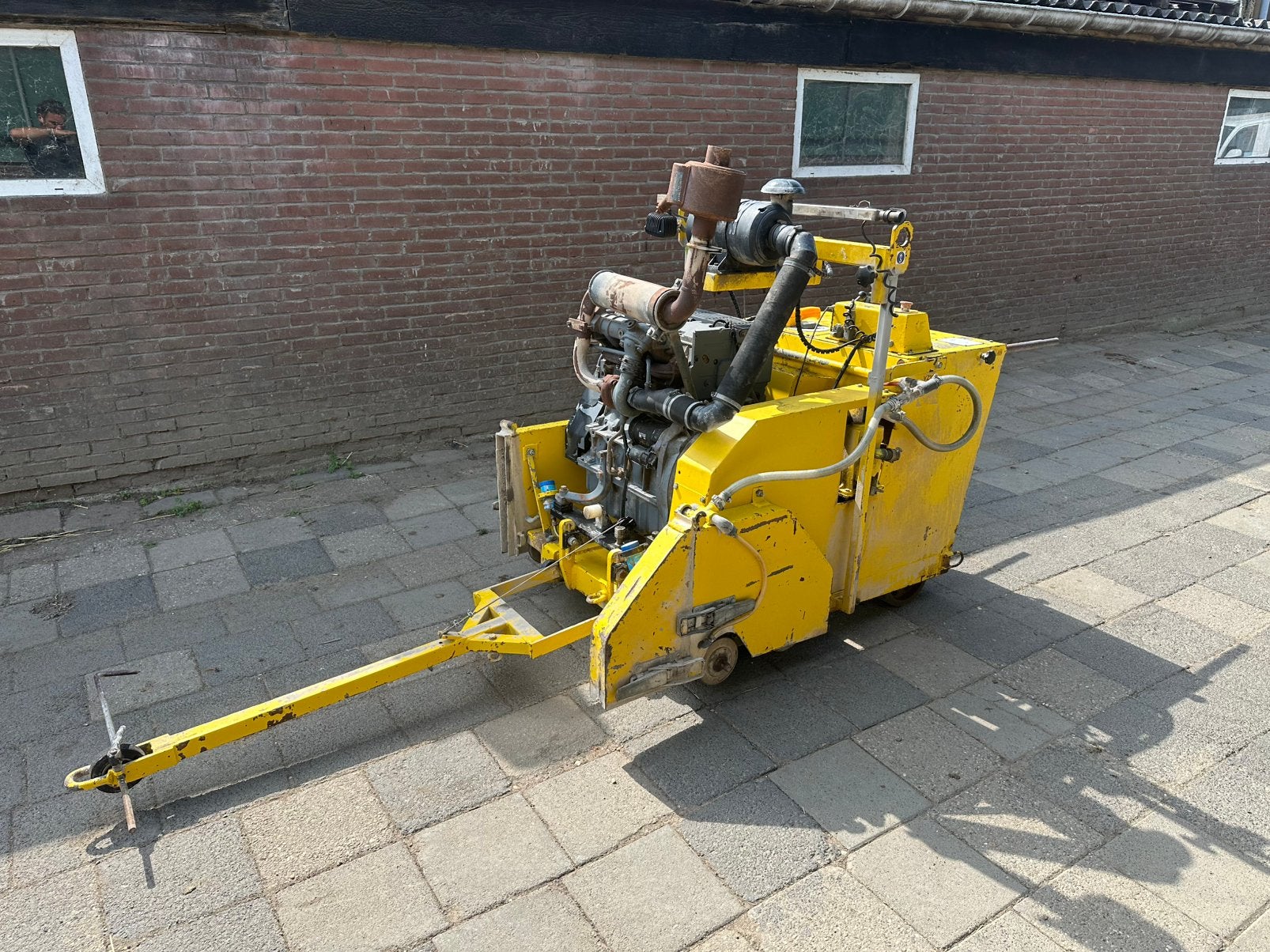 Lunzen VZM 600 betonzaag vloerzaag asfaltzaag deutz diesel, Doe-het-zelf en Verbouw, Gereedschap | Zaagmachines, Ophalen, 1200 watt of meer