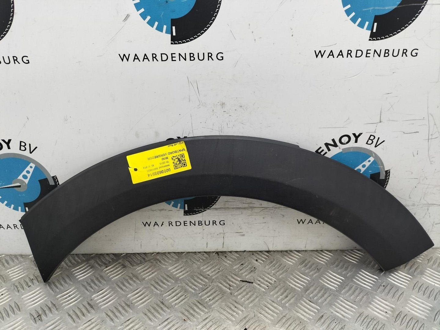 MINI (BMW) MINI F55 One 1.2 One Pepper Bns.  SPATBORD VERBRE, Ophalen of Verzenden, Gebruikt, ARN erkend