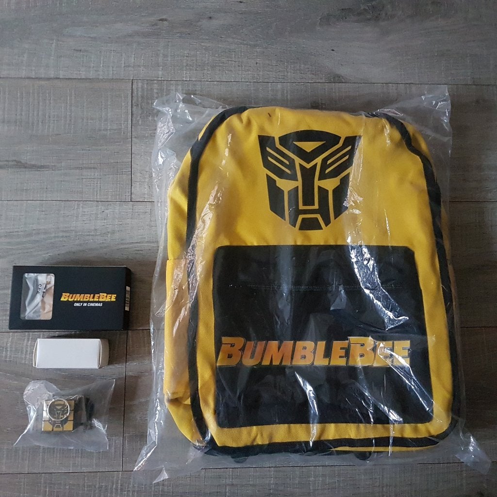 Collector's Edition Bumblebee-pakket (rugtas/speaker/Rubiks), Verzamelen, Transformers, Overige generaties, Ophalen of Verzenden