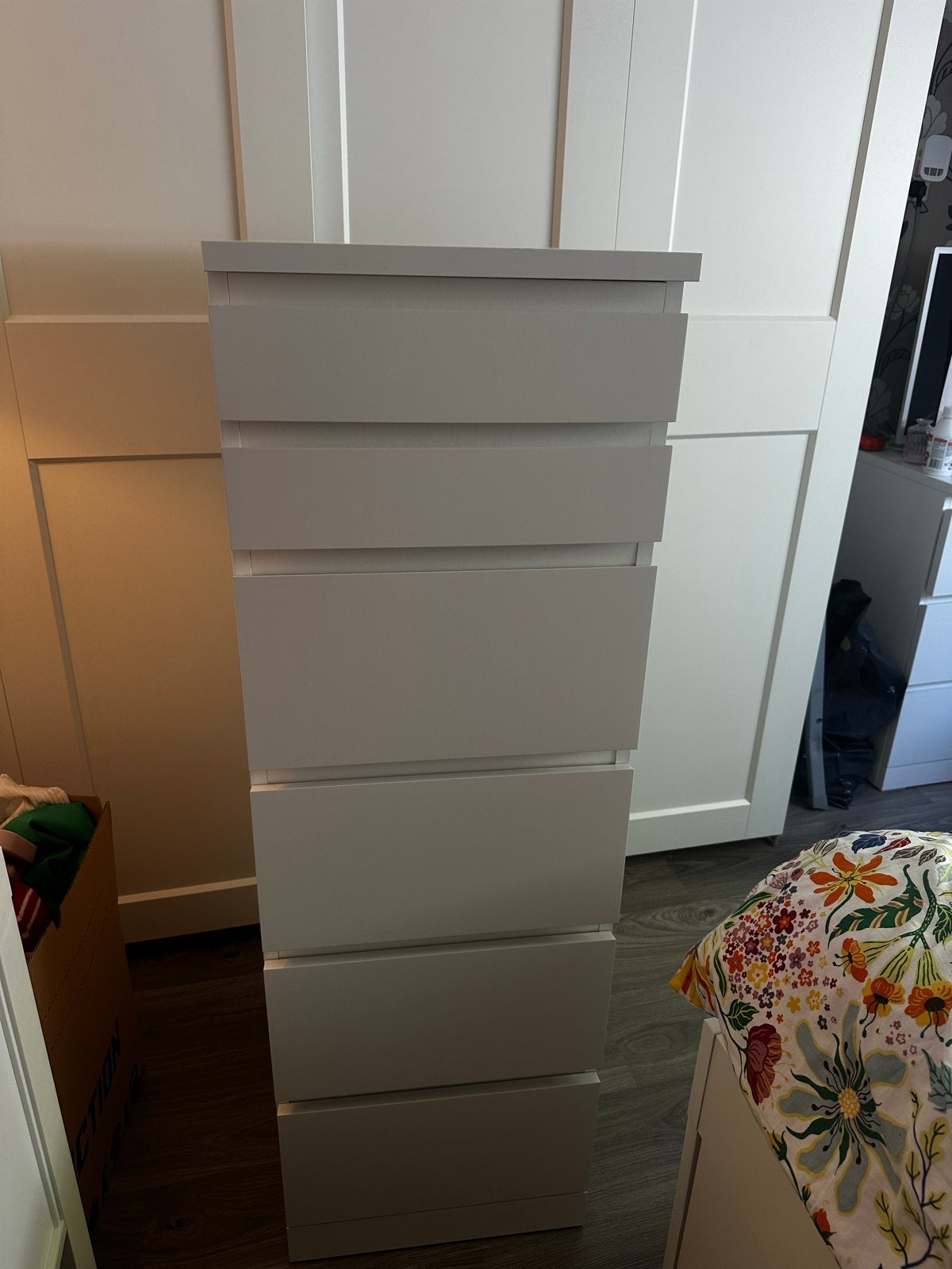 Hoge ladekast met 6 laden en spiegel, Huis en Inrichting, Kasten | Ladekasten, Ophalen, 5 laden of meer, 50 tot 100 cm, Zo goed als nieuw