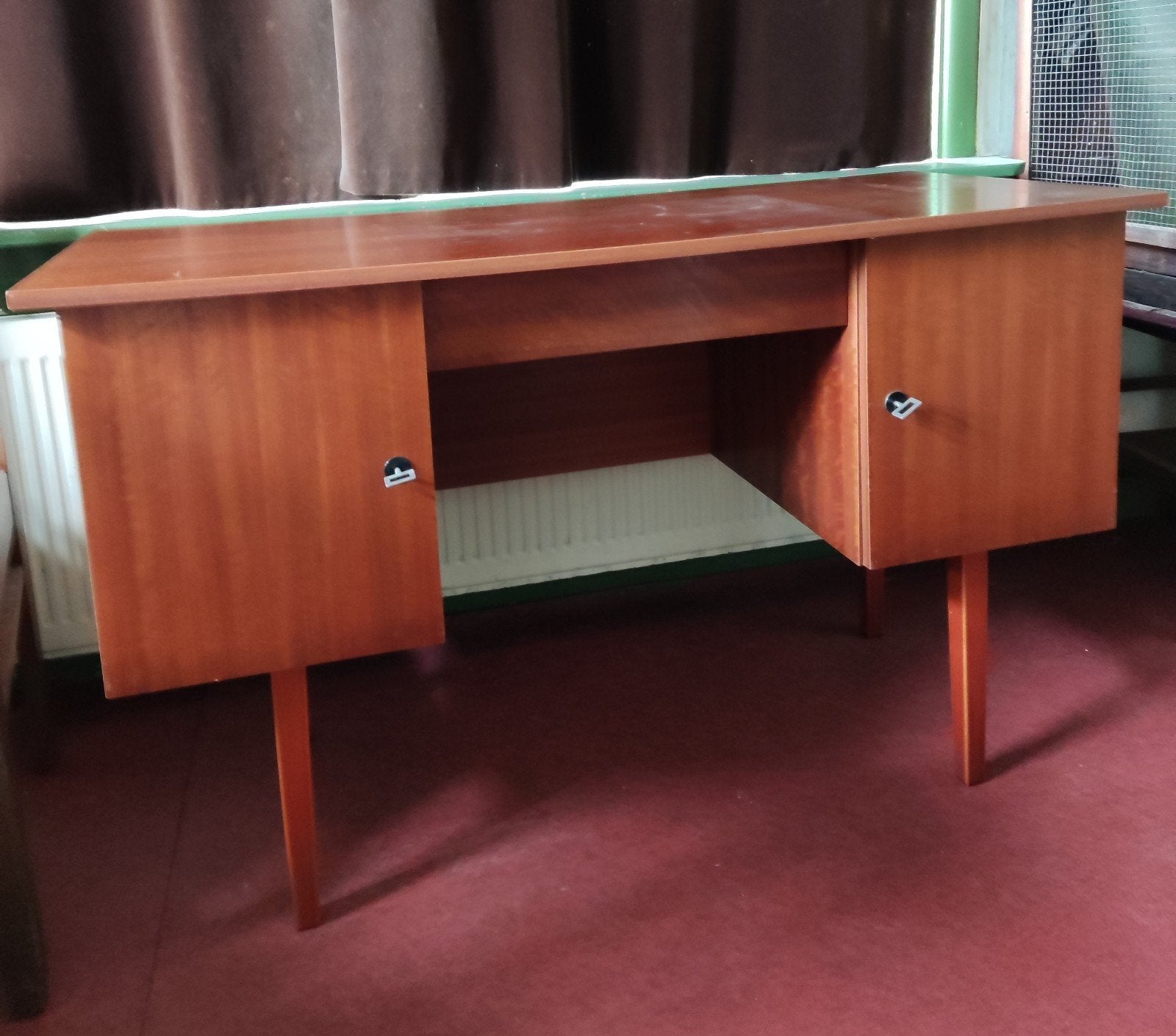 Vintage Bureau, Ophalen