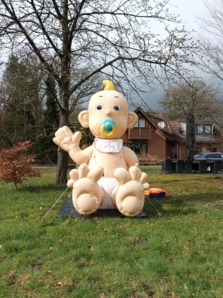 Opblaas baby huren - diverse modellen - Gekkepoppen, Ophalen of Verzenden, Zo goed als nieuw, Geboorte of Huwelijk