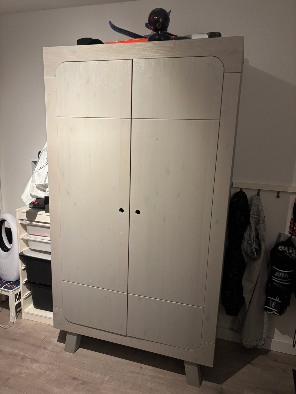 Woood kleding kast grijs, Ophalen, 100 tot 150 cm, 200 cm of meer, Zo goed als nieuw