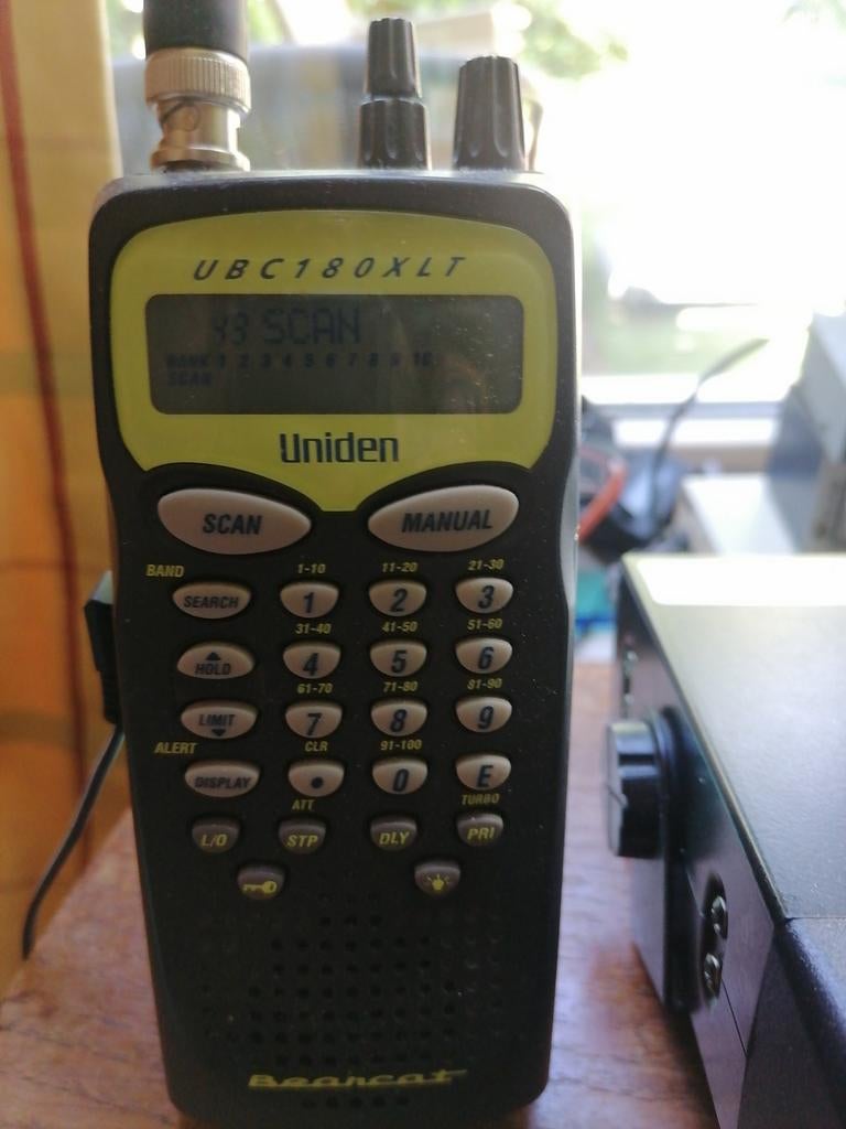 Uniden UBC180XLT Scanner 100 kanalen, Telecommunicatie, Scanners, Ophalen of Verzenden, Zo goed als nieuw, 30 tot 200 kanalen