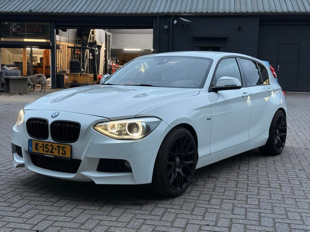 BMW 1-Serie 118I 5DR Aut8 Wit XENON*C.C*APK*KEYLESS*M BUMPER, Euro 5, Zwart, 4 cilinders, 1290 kg