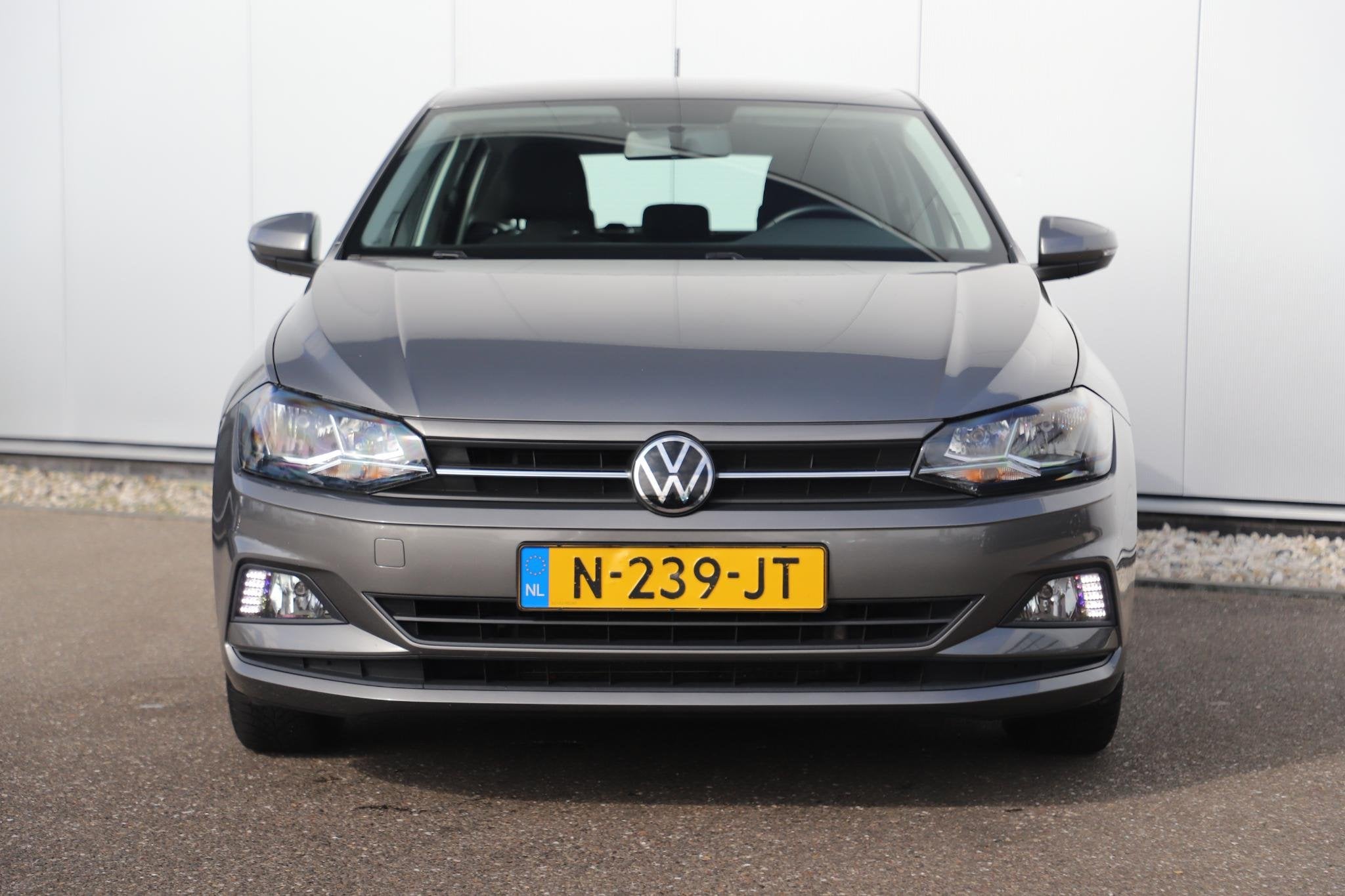 Foto 2 van Volkswagen Polo 1.0 TSI Comfortline 95PK NAP Navigatie Achte