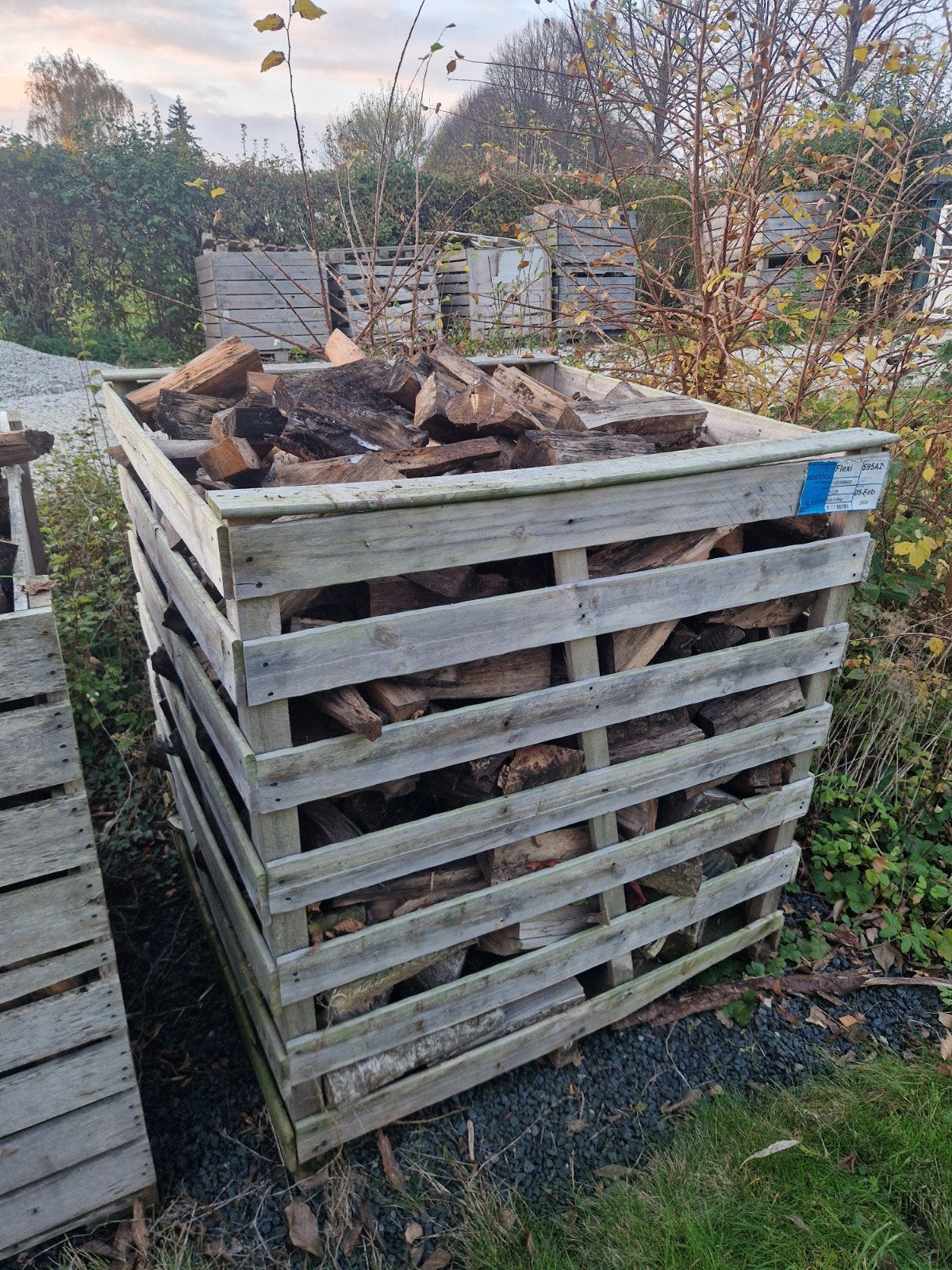 Haardhout diverse soorten (coniferen/naaldhout) - ca. 1 m³, Tuin en Terras, Haardhout, Minder dan 3 m³, Ophalen, Overige houtsoorten