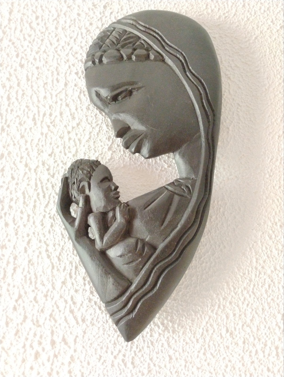 Ebbenhouten Houtsnijwerk: Moeder en Kind (28x14x1cm), Ophalen of Verzenden
