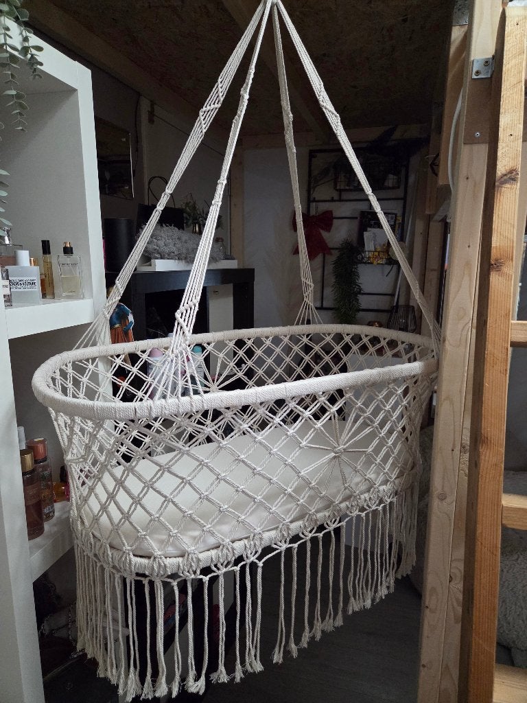 Macramé geknoopt hang wiegje, Ophalen, Zo goed als nieuw, Wieg
