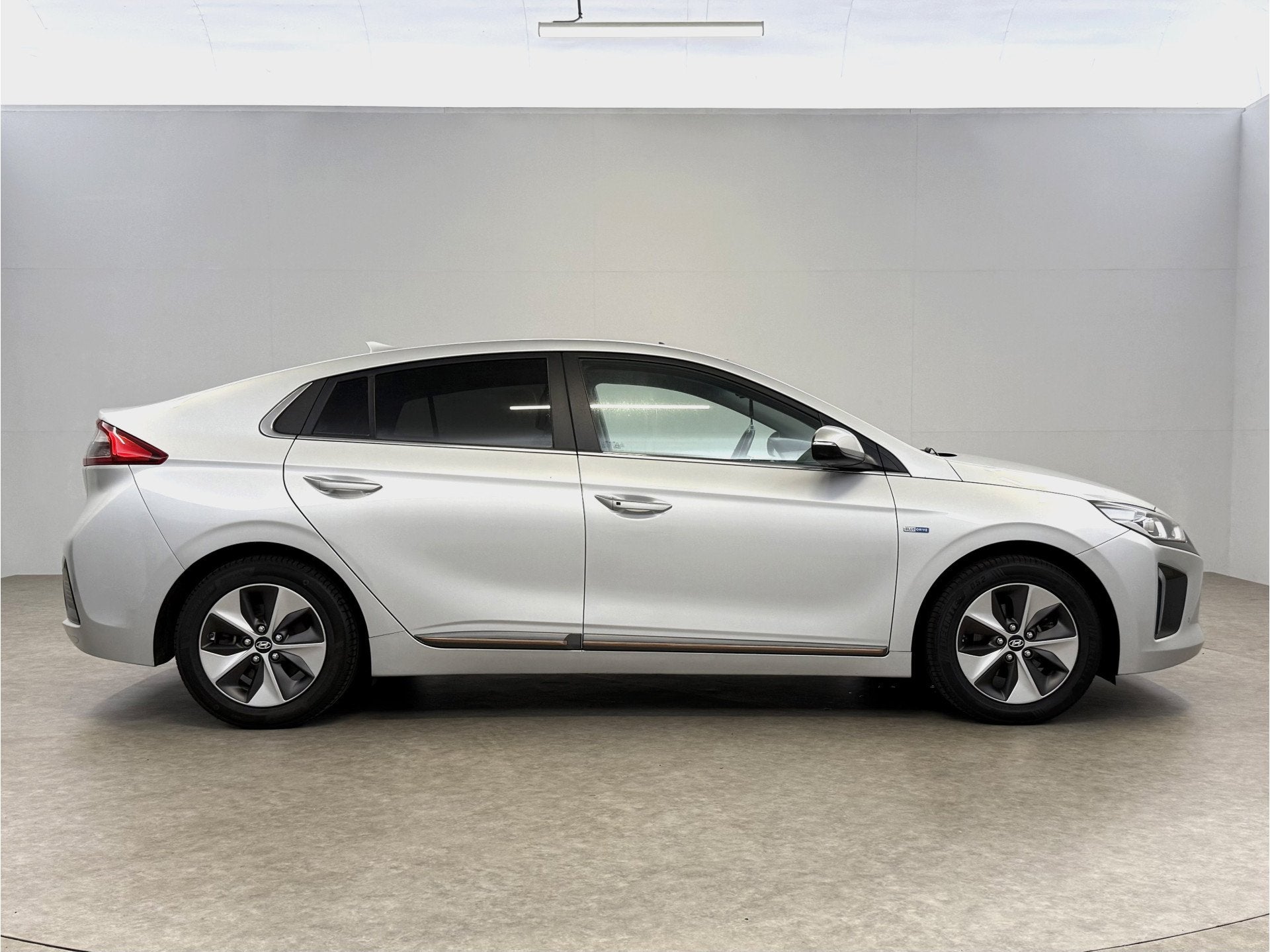 Foto 11 van Hyundai IONIQ Premium EV | Snelladen | SOH 87% | Pano | Stoe