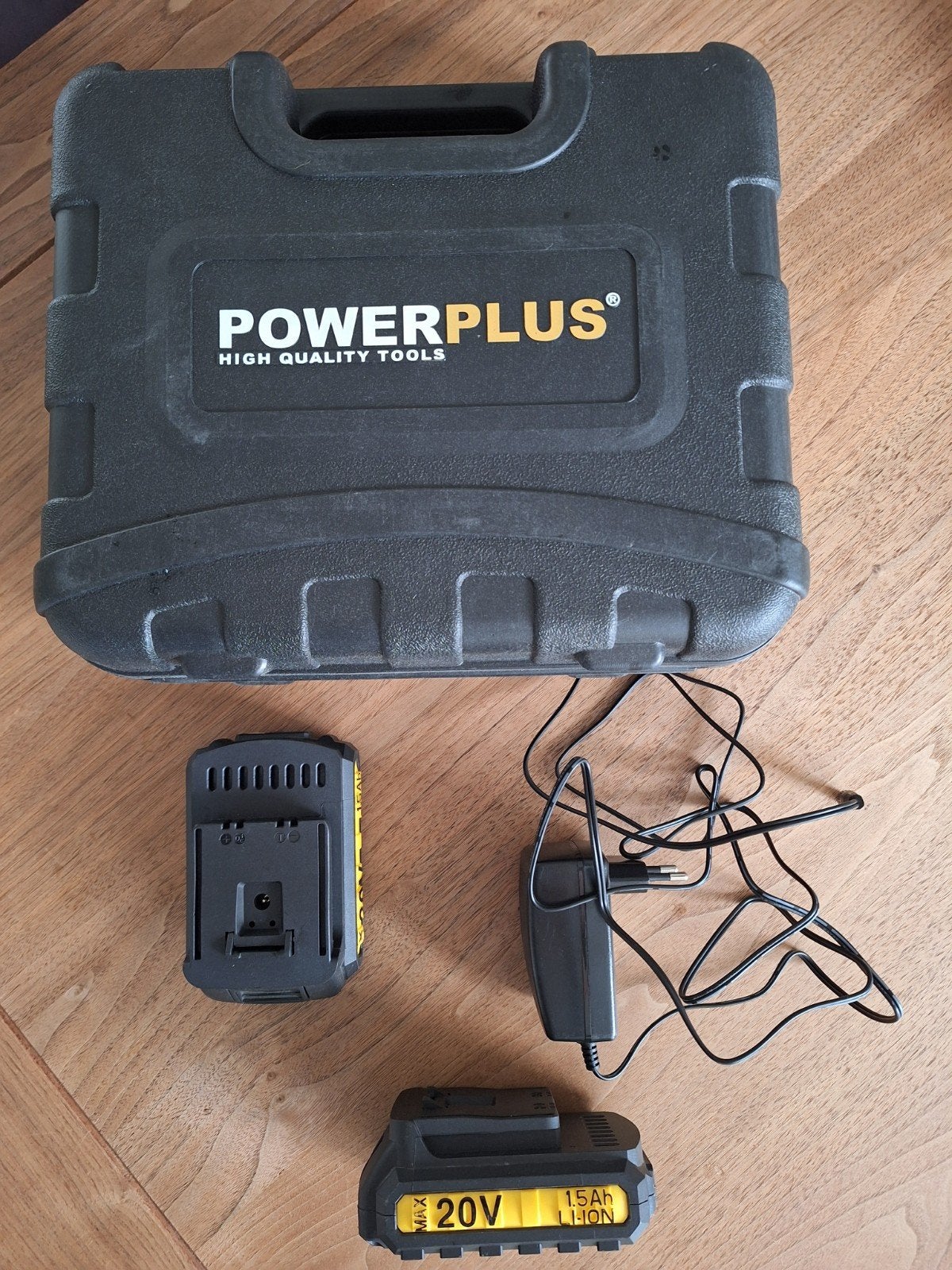 Powerplus accu (2×)  20v 1.5 Ah, Ophalen of Verzenden, Zo goed als nieuw, Boor- en Schroefmachine