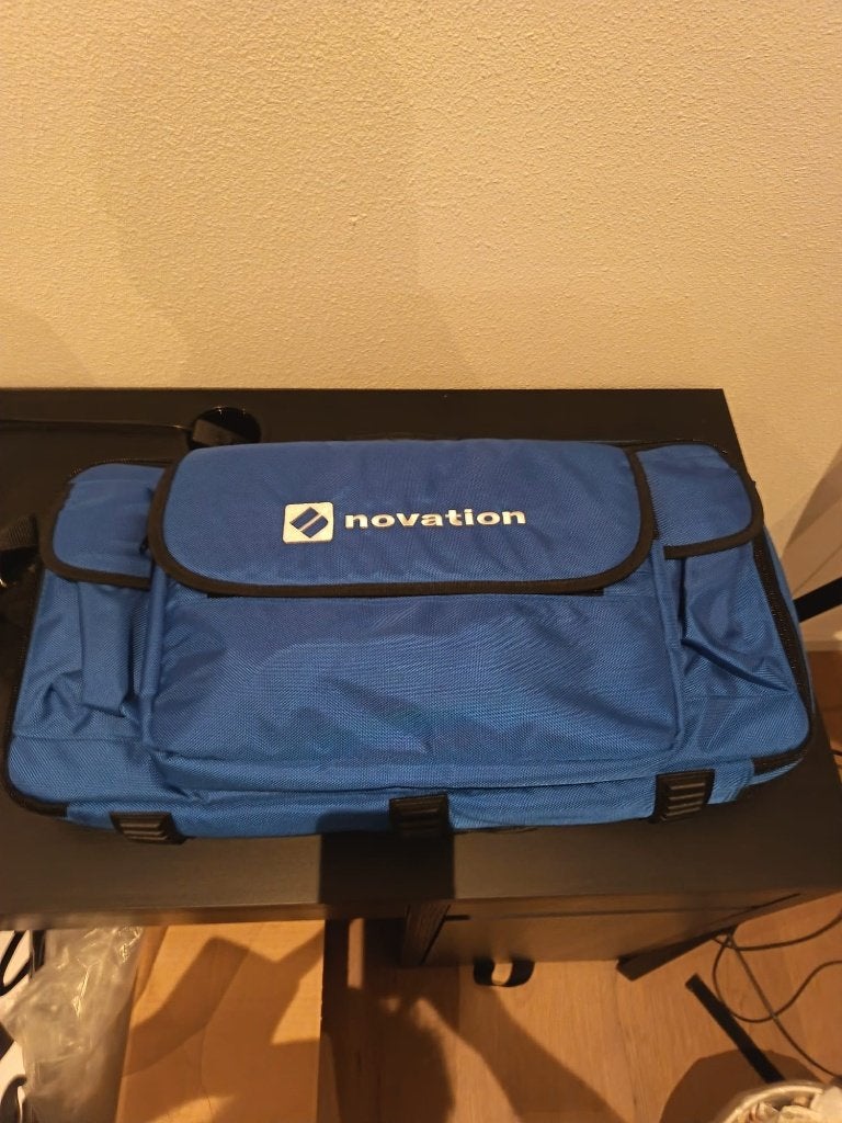 Novation MiniNova Synthesizer Bundle, Ophalen, Zo goed als nieuw, Overige aantallen, Novation