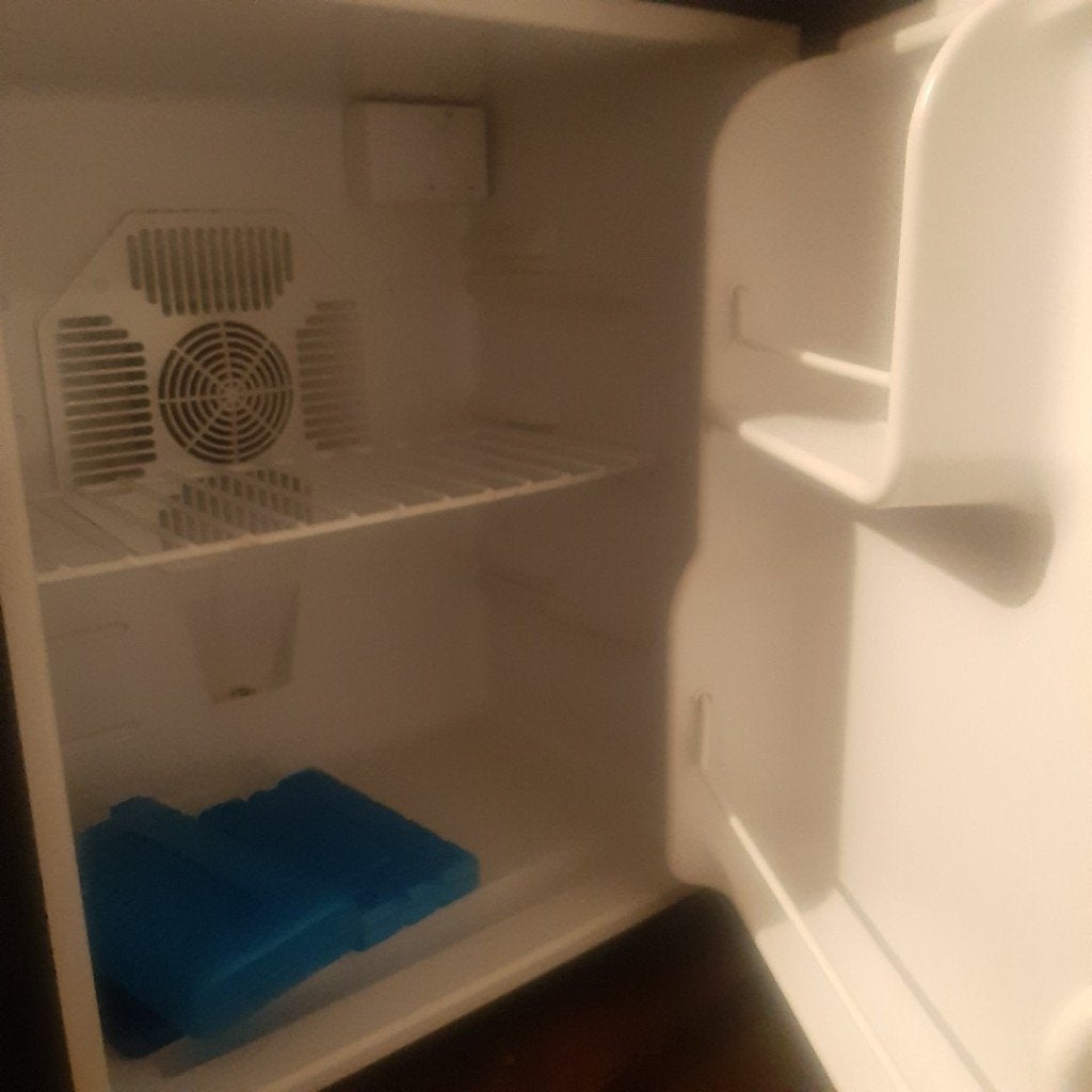Mini koelkast, Caravans en Kamperen, Kampeeraccessoires, Ophalen, Zo goed als nieuw