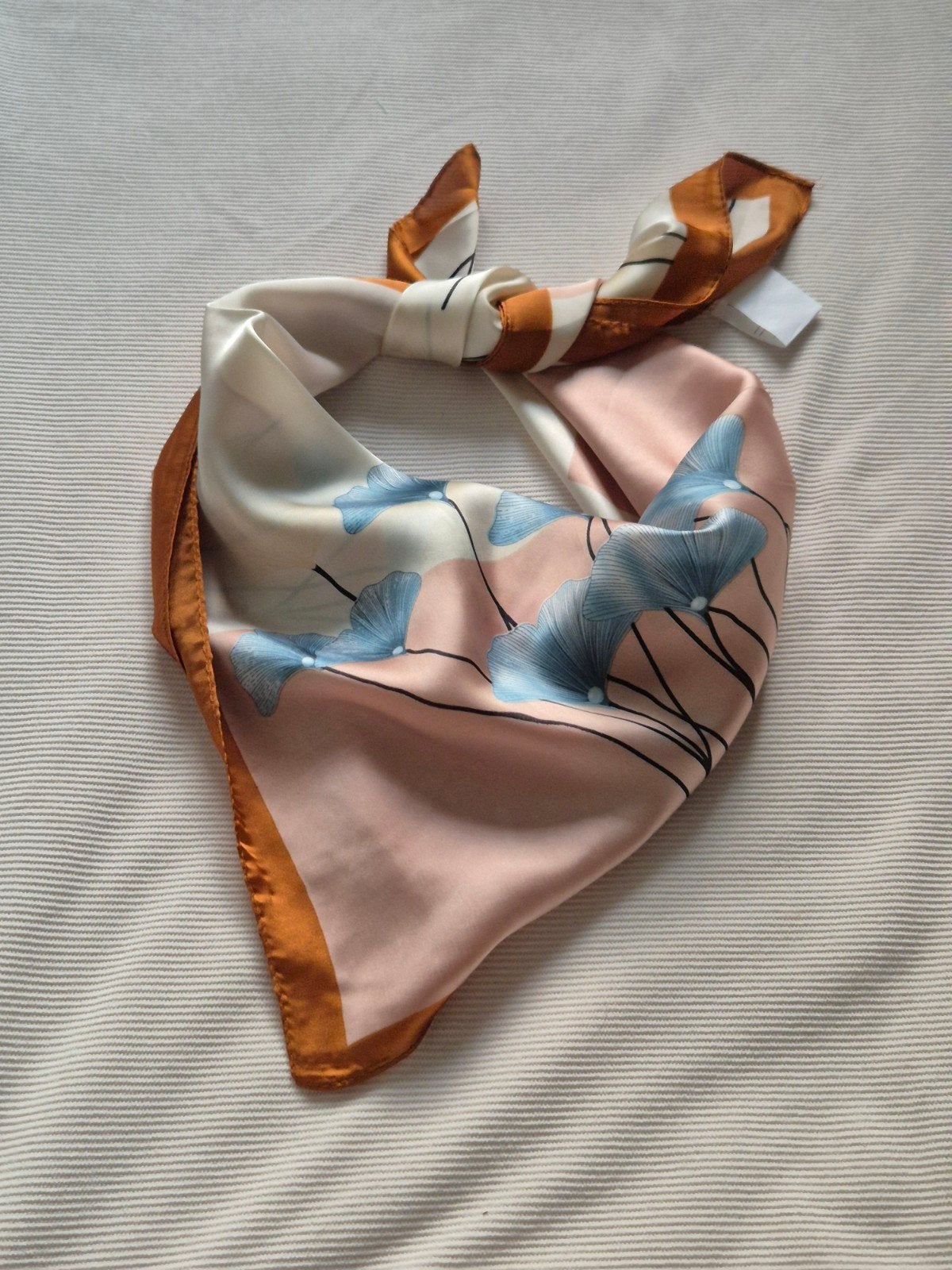 Elegante sjaal met bloemenprint, nieuw, Onbekend, Ophalen of Verzenden, Nieuw, Sjaal