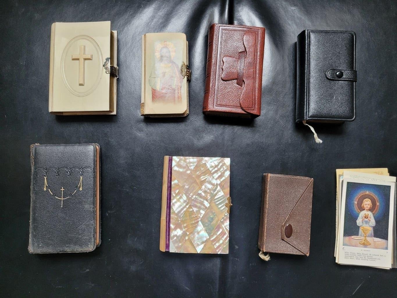 Antieke Gebedenboeken en Devotieprentjes Collectie, Ophalen of Verzenden