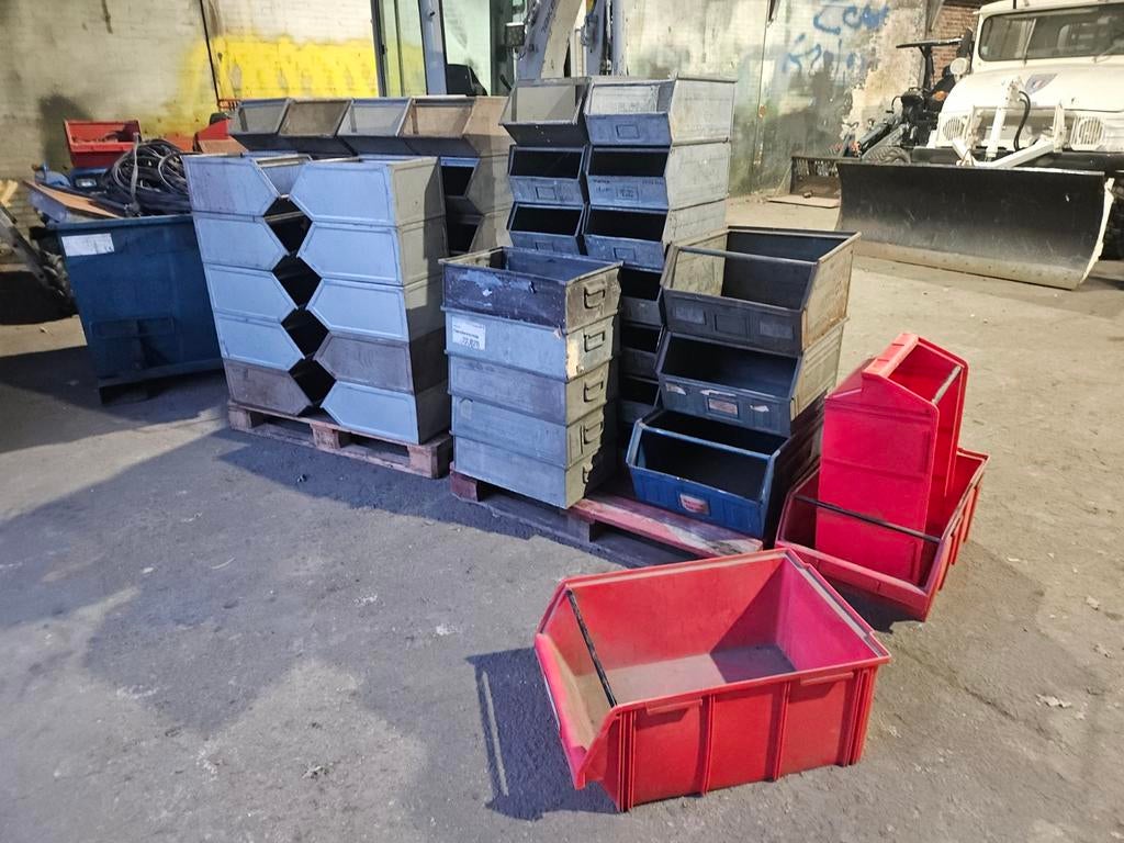 Diverse magazijnbakken, Doe-het-zelf en Verbouw, Kratten en Dozen, Ophalen of Verzenden, Minder dan 40 cm, Doos, Minder dan 35 cm
