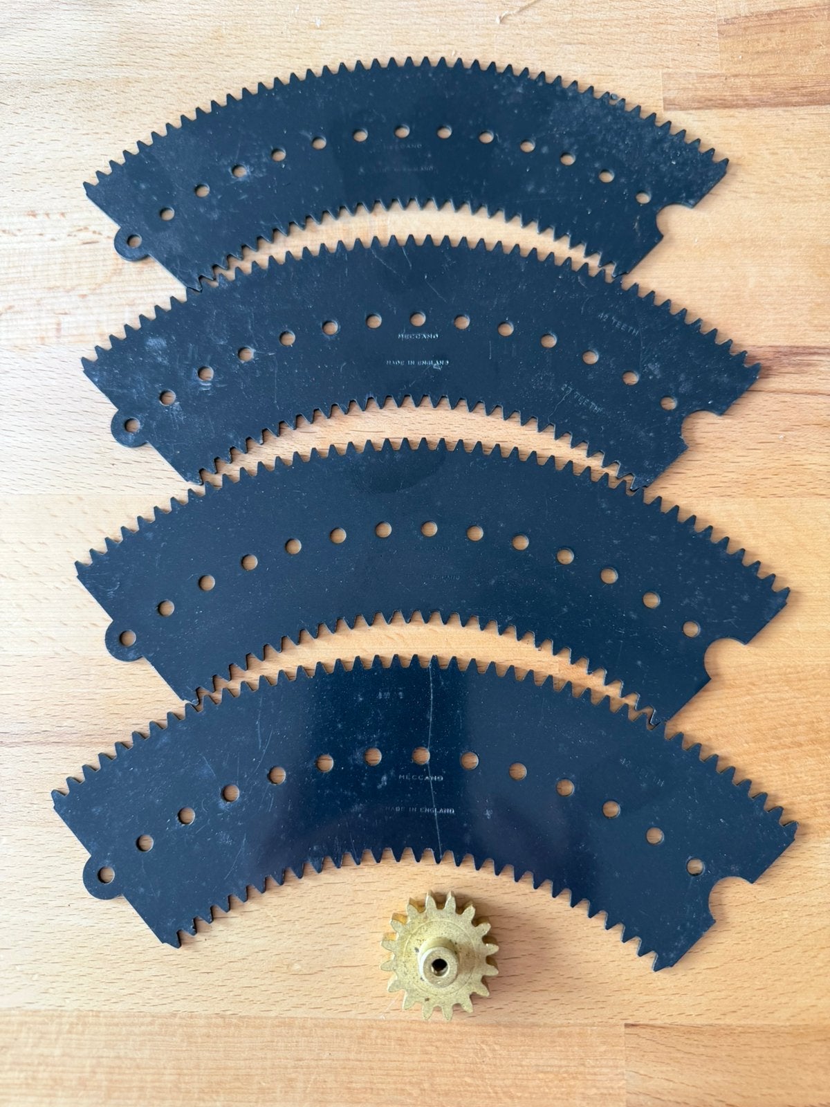 Meccano 4 delige cirkeltandwielenset met het kleine tandwiel, Hobby en Vrije tijd, Ophalen of Verzenden, Zo goed als nieuw, Groter dan 1:32