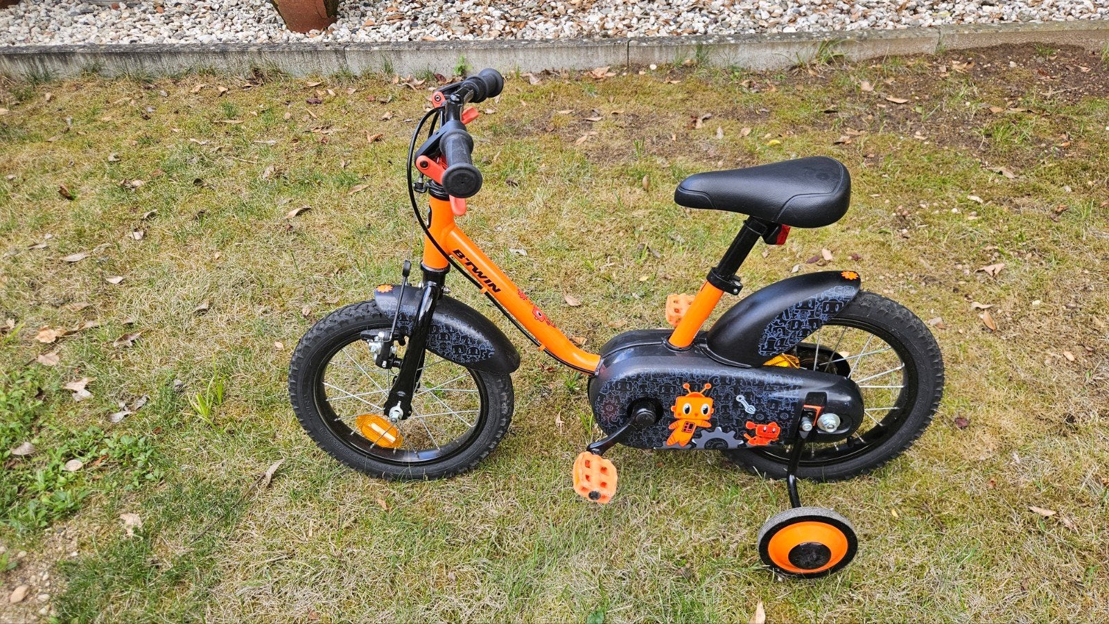 14 Inch kinderfiets B'Twin 500 Robot met zijwieltjes
Zo goed, Ophalen, Terugtraprem, Zijwieltjes, B'Twin
