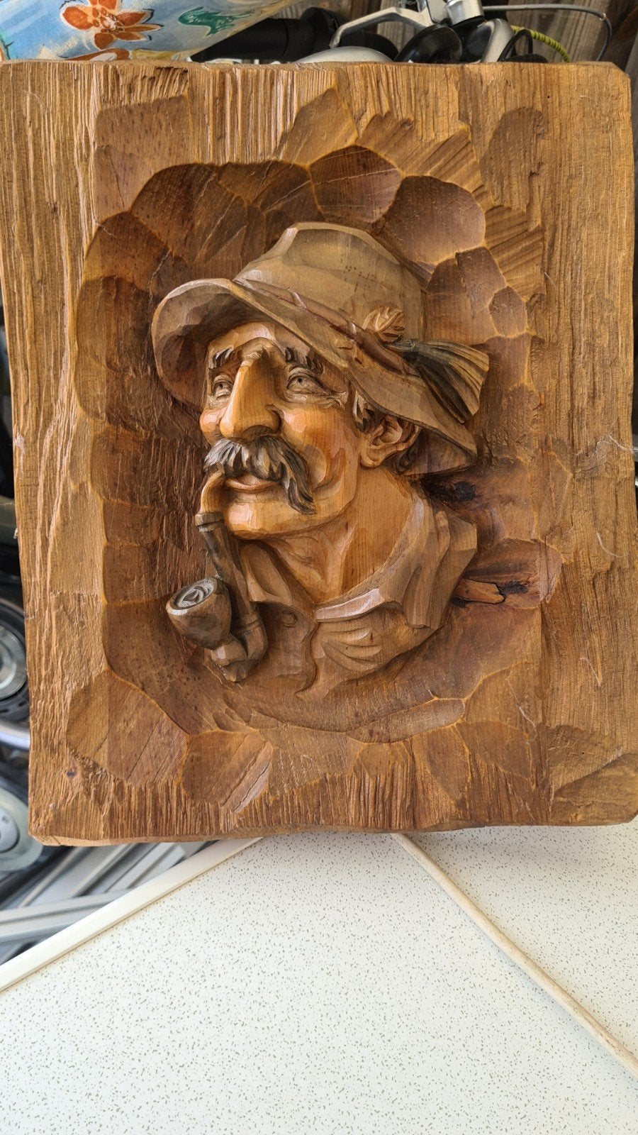 Houtsnijwerk van man met pijp, Antiek en Kunst, Ophalen, Houtsnijwerk, Handgemaakt, 20 - 50 cm
