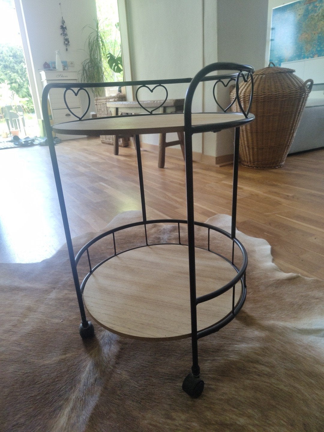 Decoratieve trolley met hartjes en houten bladen, Minder dan 55 cm, Rond, Hout, Ophalen