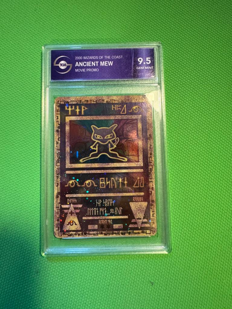 Ancient Mew - Gem mint 9.5, Hobby en Vrije tijd, Verzamelkaartspellen | Pokémon, Ophalen of Verzenden, Zo goed als nieuw