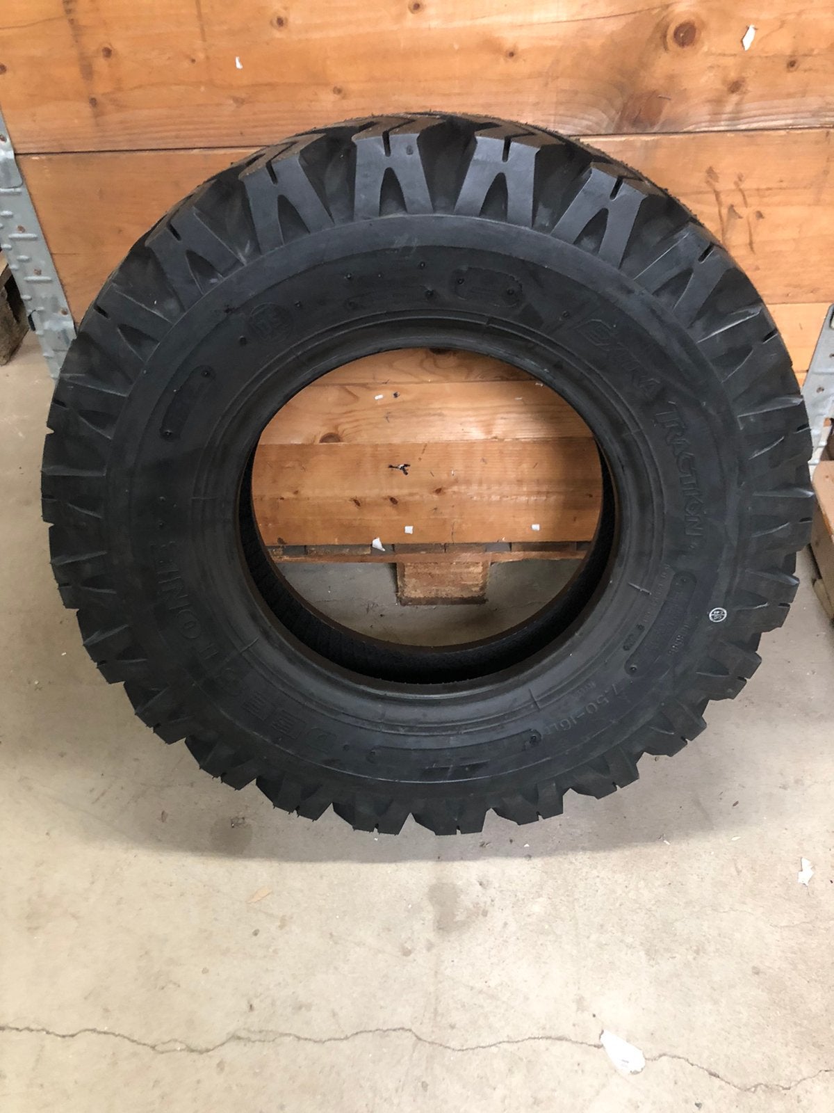 Land Rover Lightweight Defensie buitenband 7.50 x 16 nieuw, Ophalen of Verzenden, Nieuw, Overige merken, Overige Auto-onderdelen