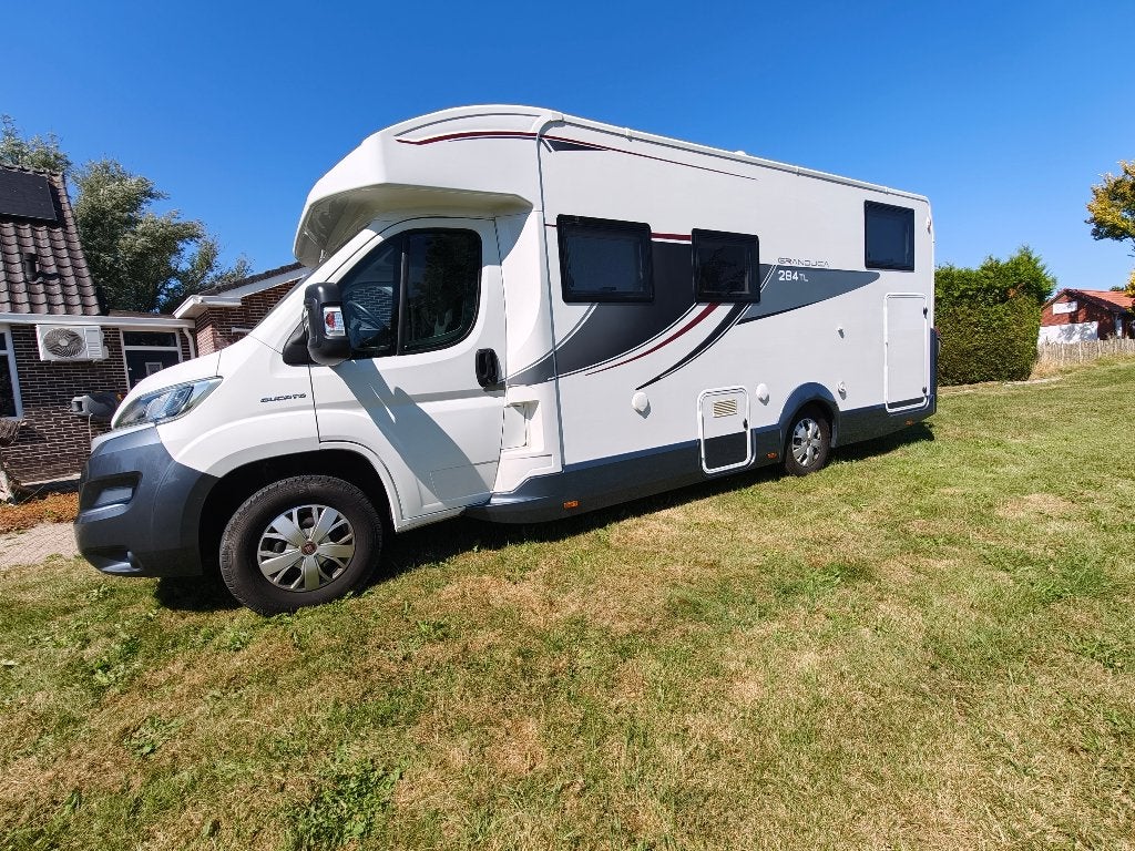Prachtige Roller Team Granduca, Caravans en Kamperen, Overige merken, Standaard zit, Ringverwarming, Fiat