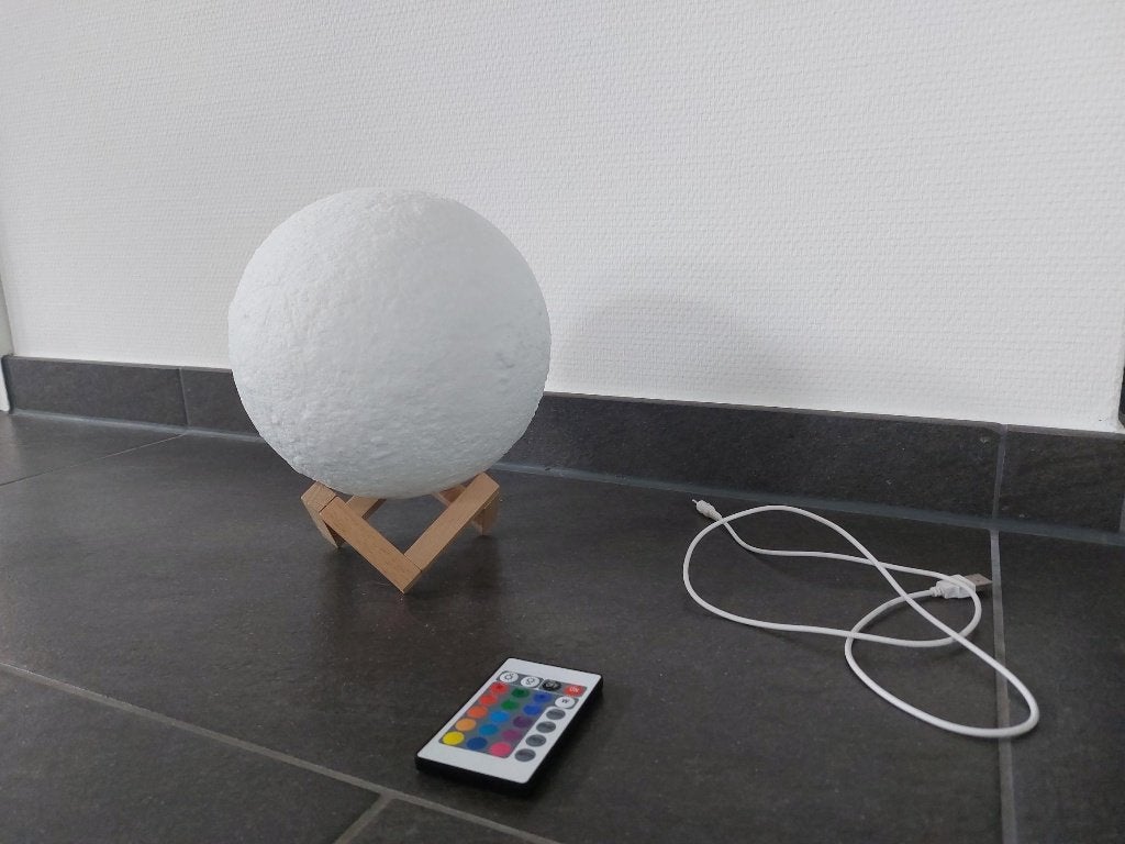 Maanlamp met licht en oplader, Ophalen of Verzenden, Zo goed als nieuw