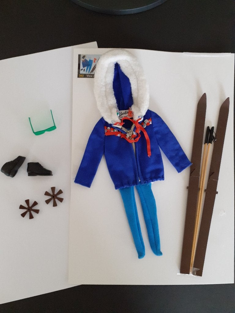 Vintage Barbie fashion "Ski Queen" (1963) in prijs verlaagd., Verzamelen, Ophalen of Verzenden, Zo goed als nieuw, Kleertjes